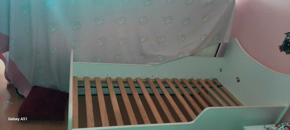 Cama. Estrado, colchão e Gaveta para por debaixo cama