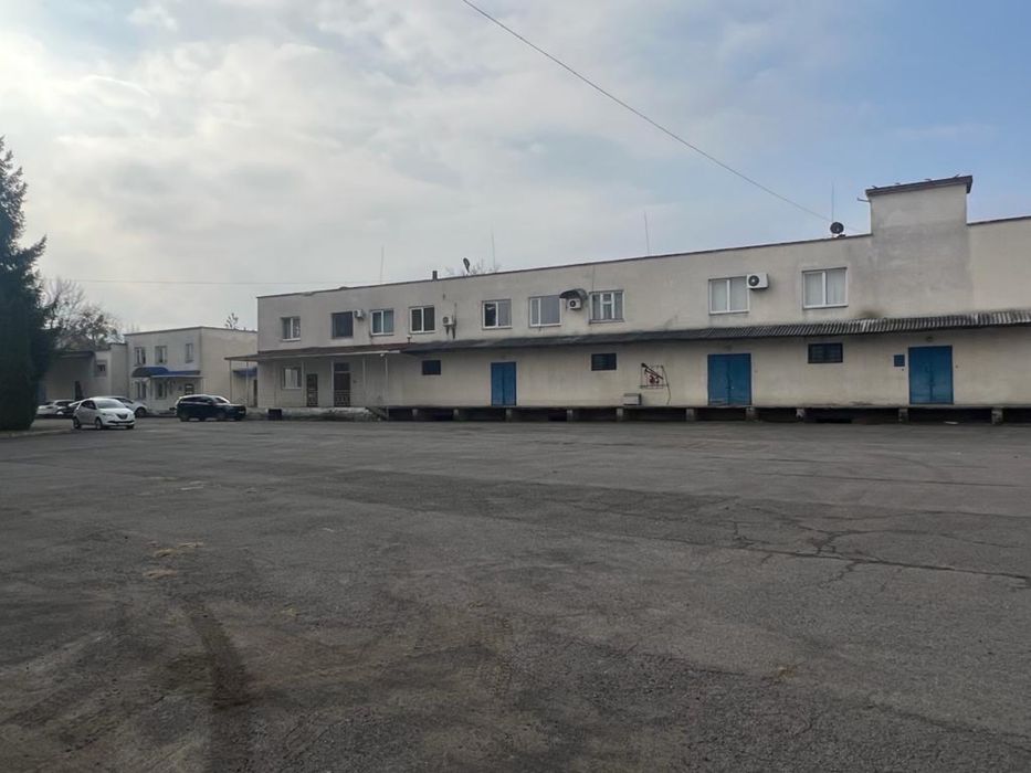 Виробничо-складський комплекс із адмінбуд на воасній ділянці 1.5  га