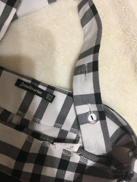 Гарненький комбінезон зі спідничкою-шортами