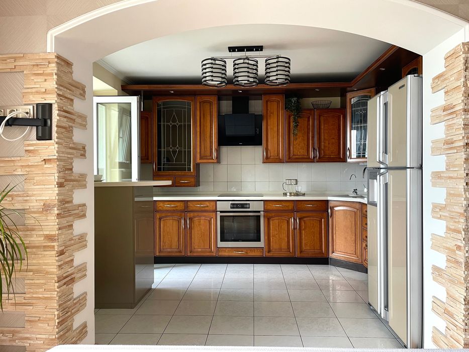 Без %. Продаж квартири з ремонтом - 1000 у.е.за м2. Драгоманова 15-А.