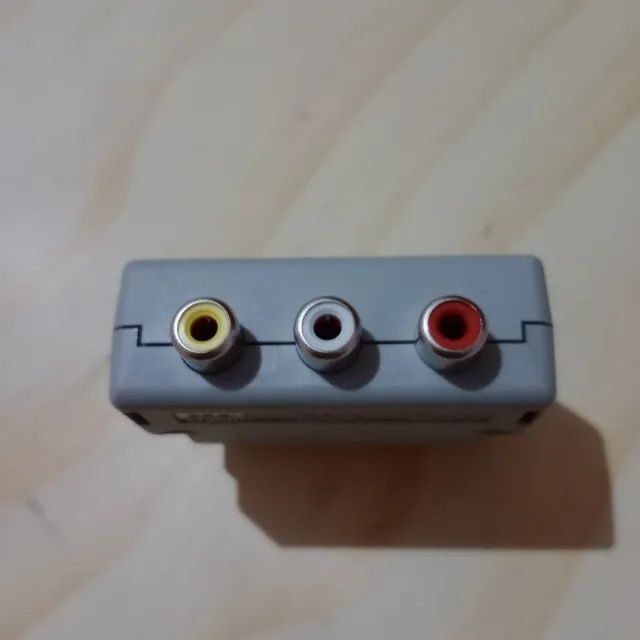 Adaptador SCART para conectar consolas de jogos antigas
