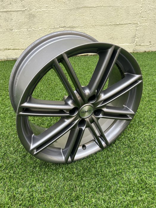 Jantes RVS FOX R2 17” 4x108 – Design Italiano – Excelente Estado