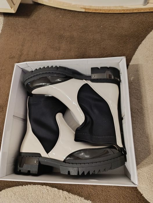 Нові жіночі Челсі.