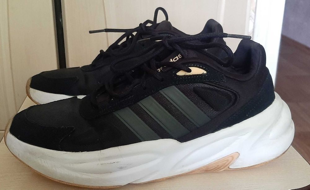 Кросівки жіночі adidas