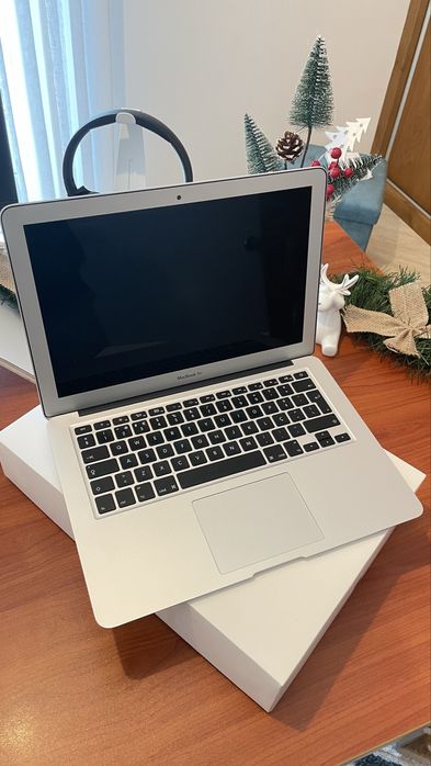 Macbook air 8Gb 13-inch 2017