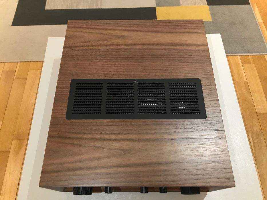 Leak Stereo 230 Wood wzmacniacz stereo 2x115W z DAC i Bluetooth