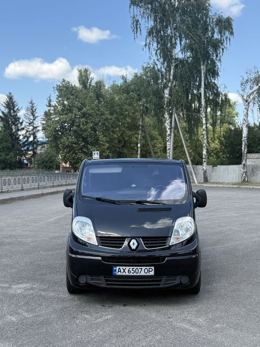 Продам Рено трафик 2012