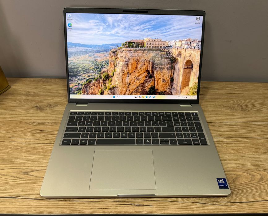 Dell Pro 16 Plus PB16250 Ultra 5 236V /16 Ram/ 512/FHD+