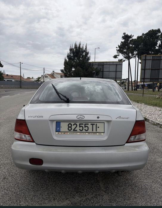 Hyundai accent 2002