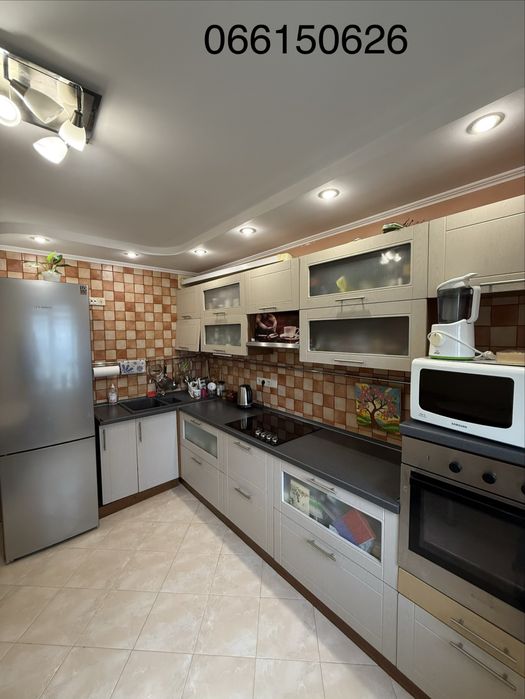 Власник! Продам 3 к квартиру на ст.м Харківська