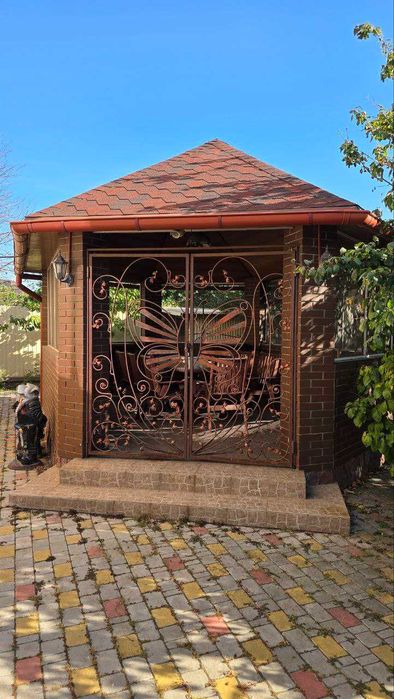 Продам шикарний будинок у Лісках 230кв.м