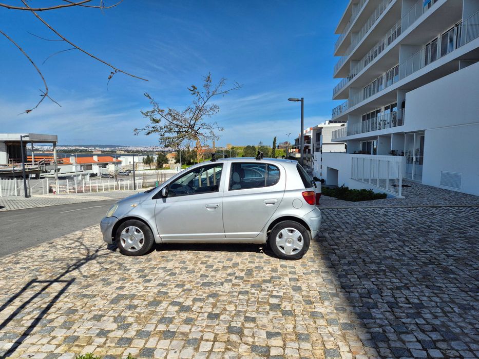 Toyota Yaris 1.0 – 2005 – Económico e Fiável foto 5