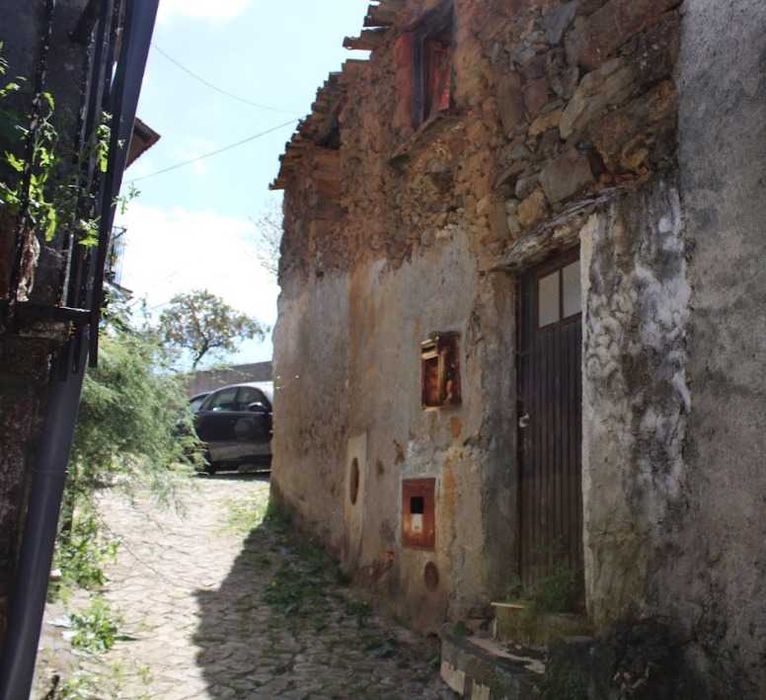 Casa em ruínas | Dianteiro | Coimbra