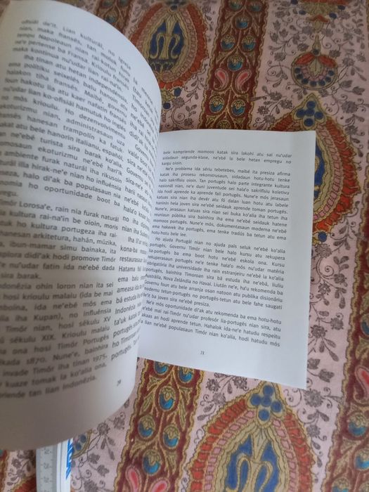 Timor Leste pequeno livro do Instituto Camões