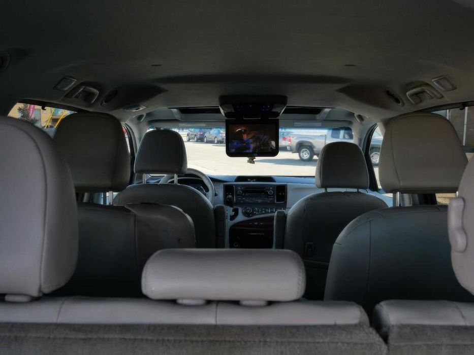 Toyota Sienna      2015
