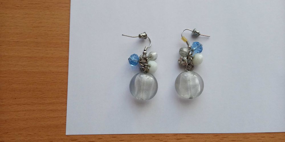 Kolczyki w kolorze biało-niebieskim