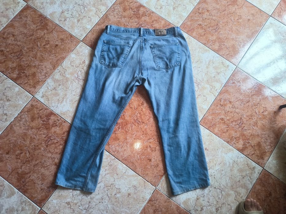Calças de denim clássico
