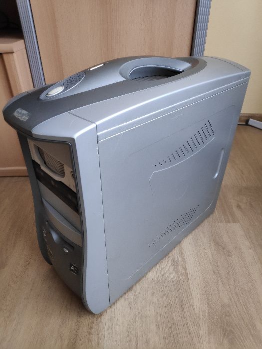 Dopakowany komputer retro - AMD Sempron 2800+