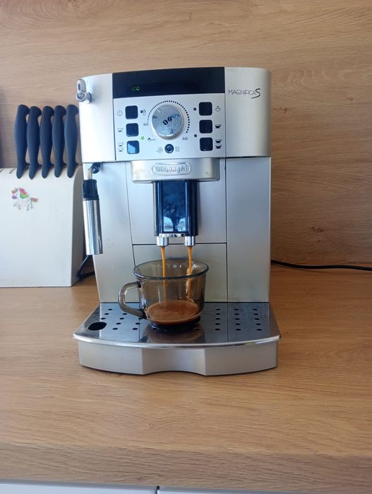 Ekspres do kawy - Delonghi Magnifica S