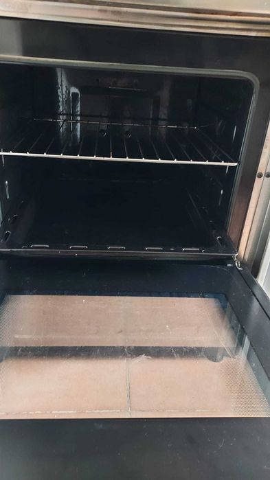 Fogão e forno a gás natural Becken em bom estado. Funciona a 100%