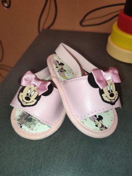 Продам обув для дівчинки