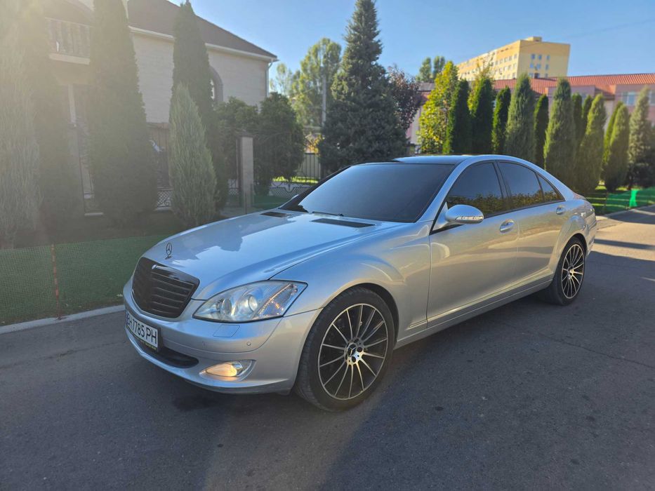 автомобіль Мерседес