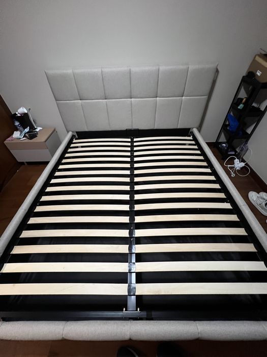 Estrutura de cama JYSK VEMMELEV arrumação 180x200 tecido bege