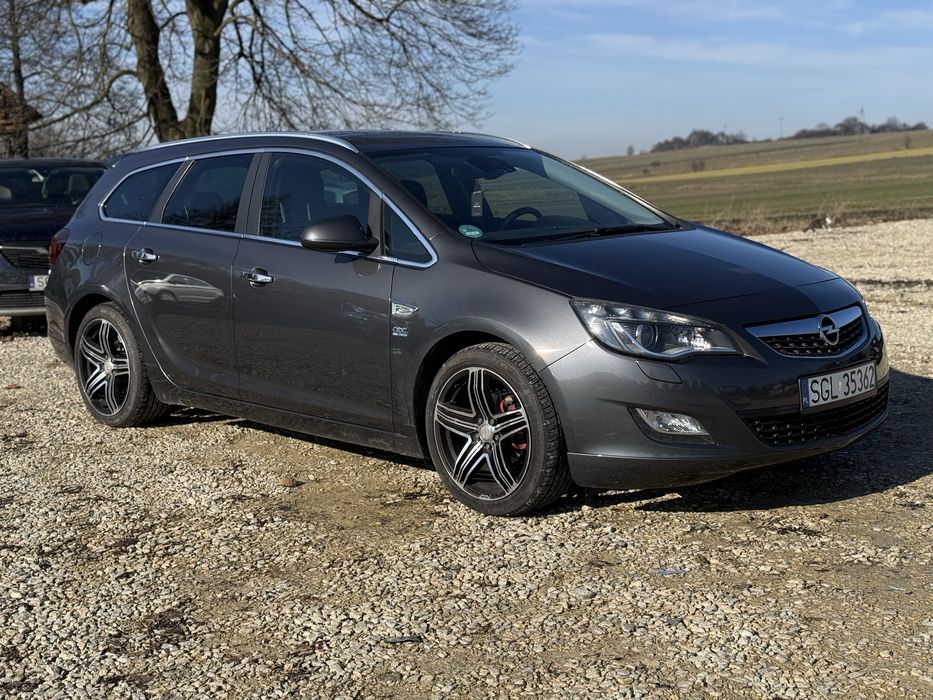 Opel Astra J OPC line 1.4 T 140 KM