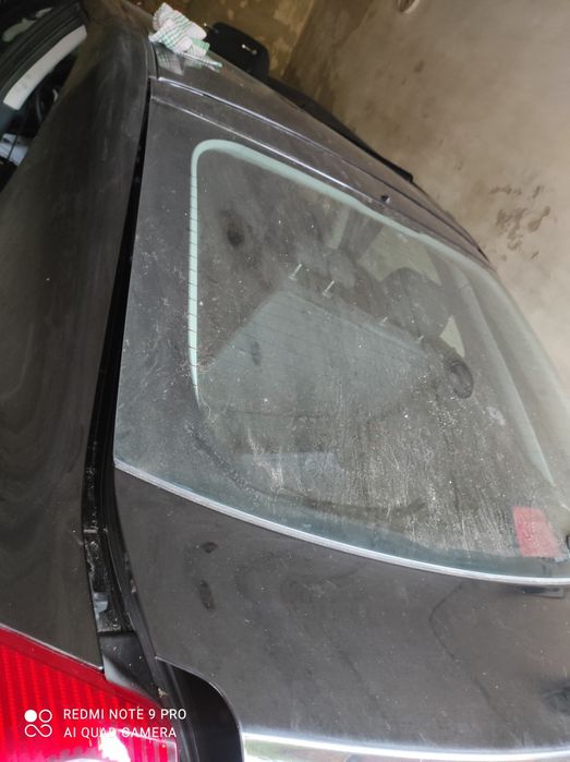 Крышка багажника задня ляда Toyota Avensis Авенсис