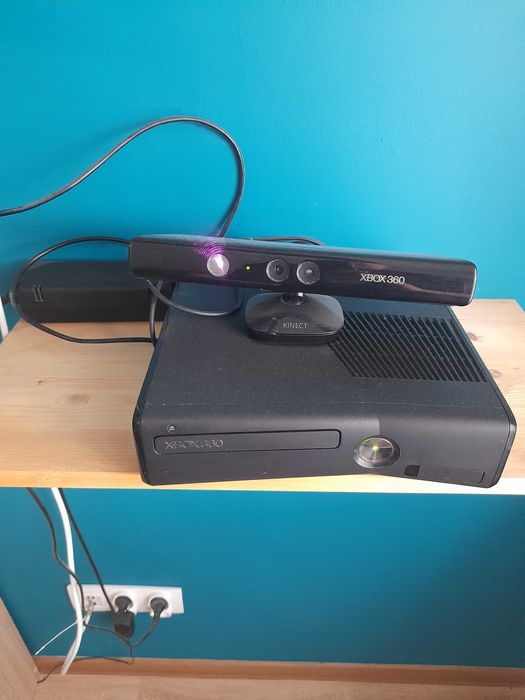 Xbox 360 z kinectem,