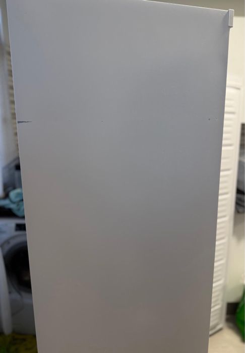 Arca Congeladora Vertical Candy 225L – Excelente Estado