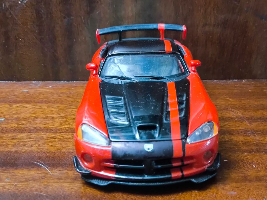Машинка Dodge Viper SRT10 ACR Bburago 1/24