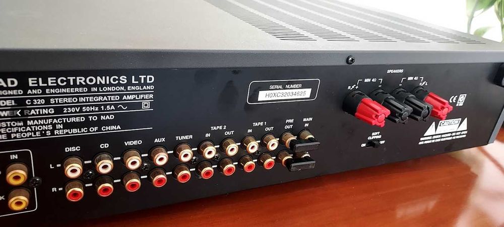 NAD C320 + Comando NAD | Excelente Estado | Amplificador Integrado Hi-Fi