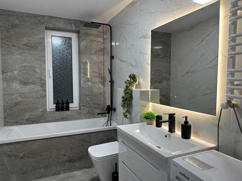 Продаж новенької квартири поряд з Центром по вул.Білогірська