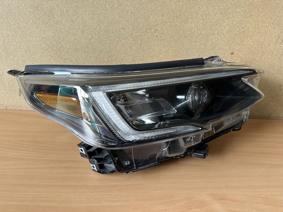 Фара 27 37 Subaru Outback BT b16 2020 2021 2022 84002AN14A