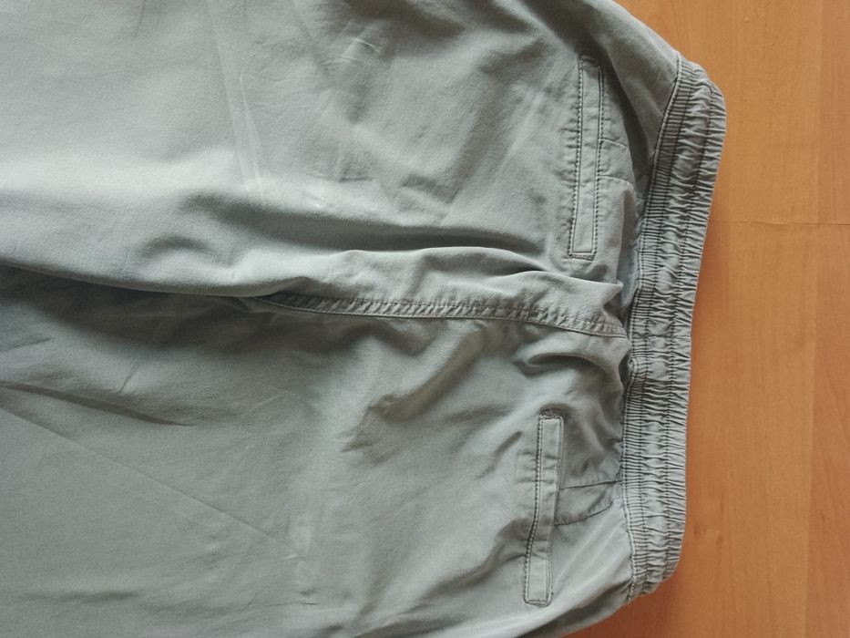Spodnie joggery M