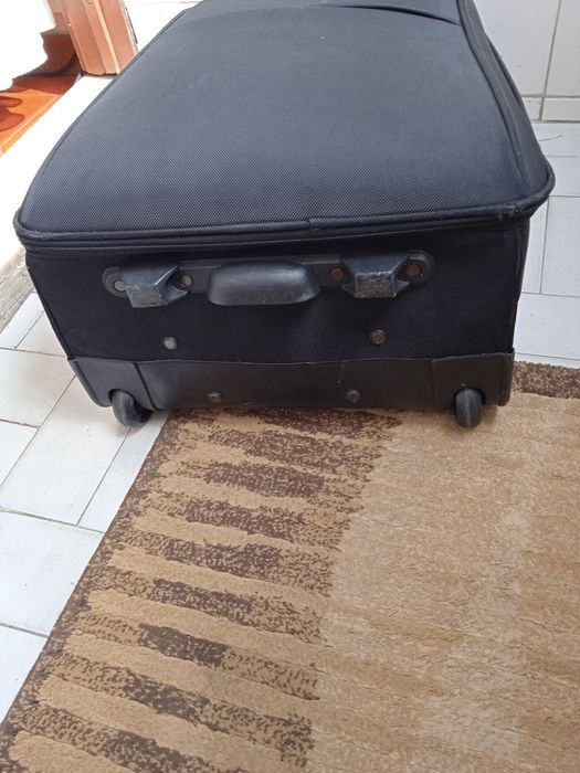 Mala de viagem como nova com 65 40 30 cm impecável .