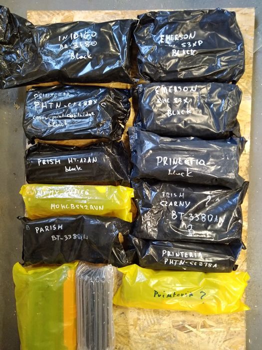 Tonery ,Tusze różne .