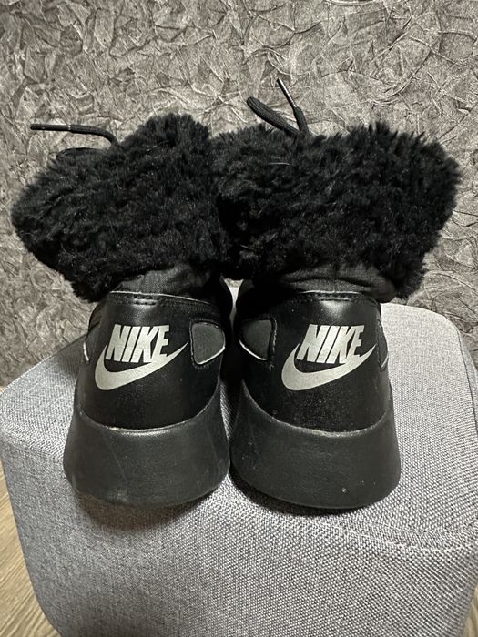 Кроссовки Nike утепленные