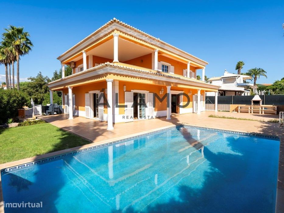 Charmosa Moradia Tradicional em Vale Formoso