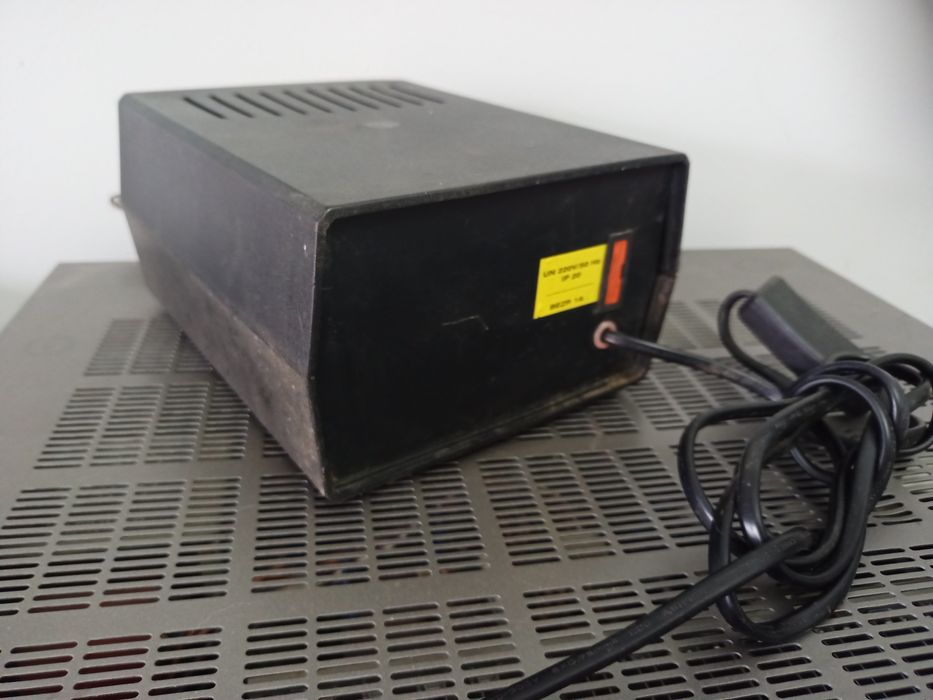Zespół prostownikowy  12v/6A