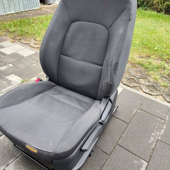 Oddam za darmo  fotel kierowcy KIA RIO 2013