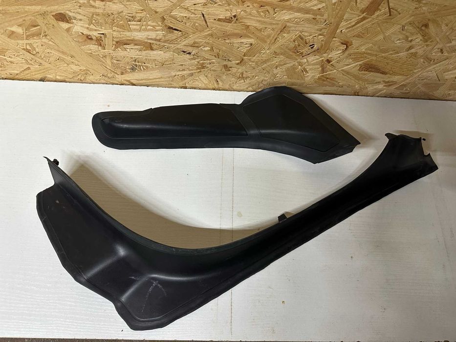 Оригінальне облицювання водостічного жолоба(ліва сторона)BMW G30 2017