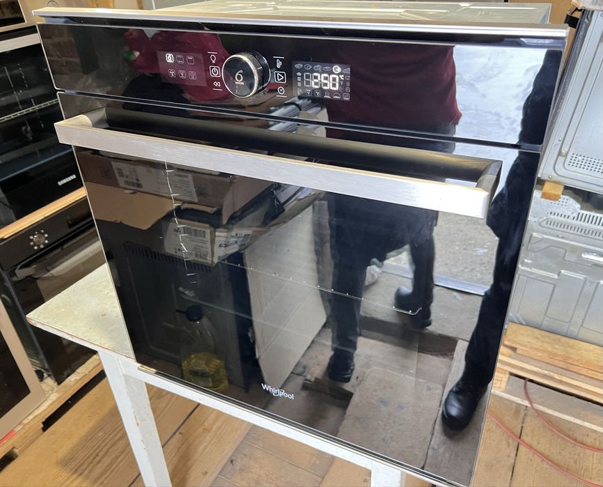 Духовка чорна Whirlpool 6 sense (Італія)