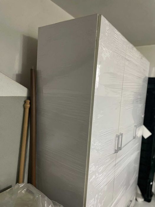 Armário roupeiro muito espaçoso 3 portas 2 gavetas MUITO BEM CONSERVADO