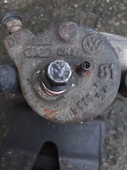 Гальмівний механізм -супорт,Volkswagen Caddy 2004-2015