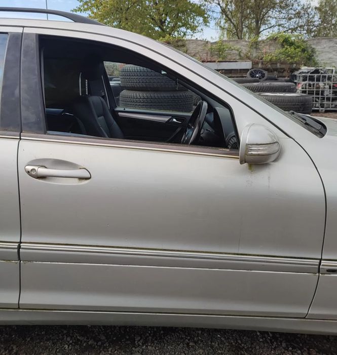 Mercedes W203 lift drzwi prawe przód przednie kolor 744