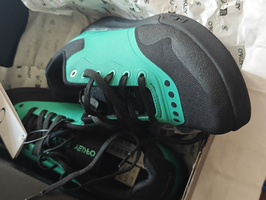 Nowe buty MTB 42 Oakley Factory Pilot Drift RC na platformy czarne jak pro freerider