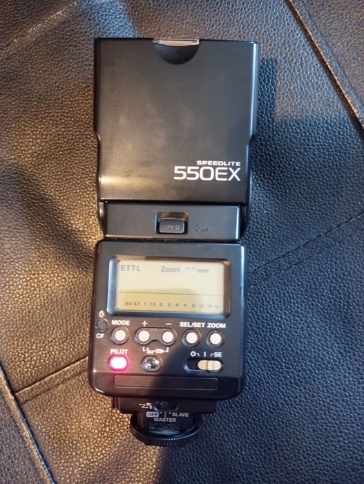 Canon Speedlite 550ex z pokrowcem i pudelkiem