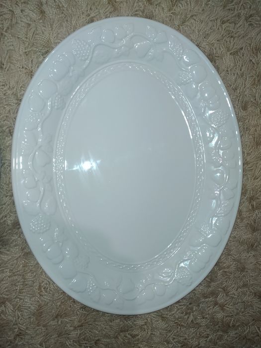 Блюдо сервірувальне біле Lefard,фарфор